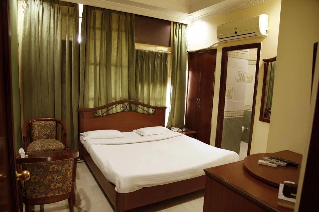 Treebo Trend Corporate Inn Chandīgarh Exterior foto