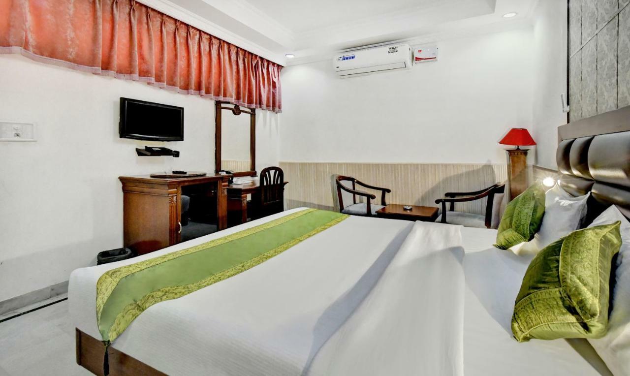 Treebo Trend Corporate Inn Chandīgarh Exterior foto